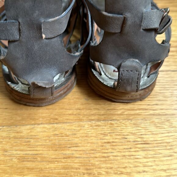 AS 98 EU 36 US 6 grey soft leather sandals side buckle excellent condition - Picture 4 of 8
